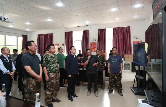 劉洪建在安寧市指揮調(diào)度森林火災(zāi)撲救工作時強(qiáng)調(diào)：科學(xué)高效安全處置火情,全力保障人民群眾生命財產(chǎn)安全